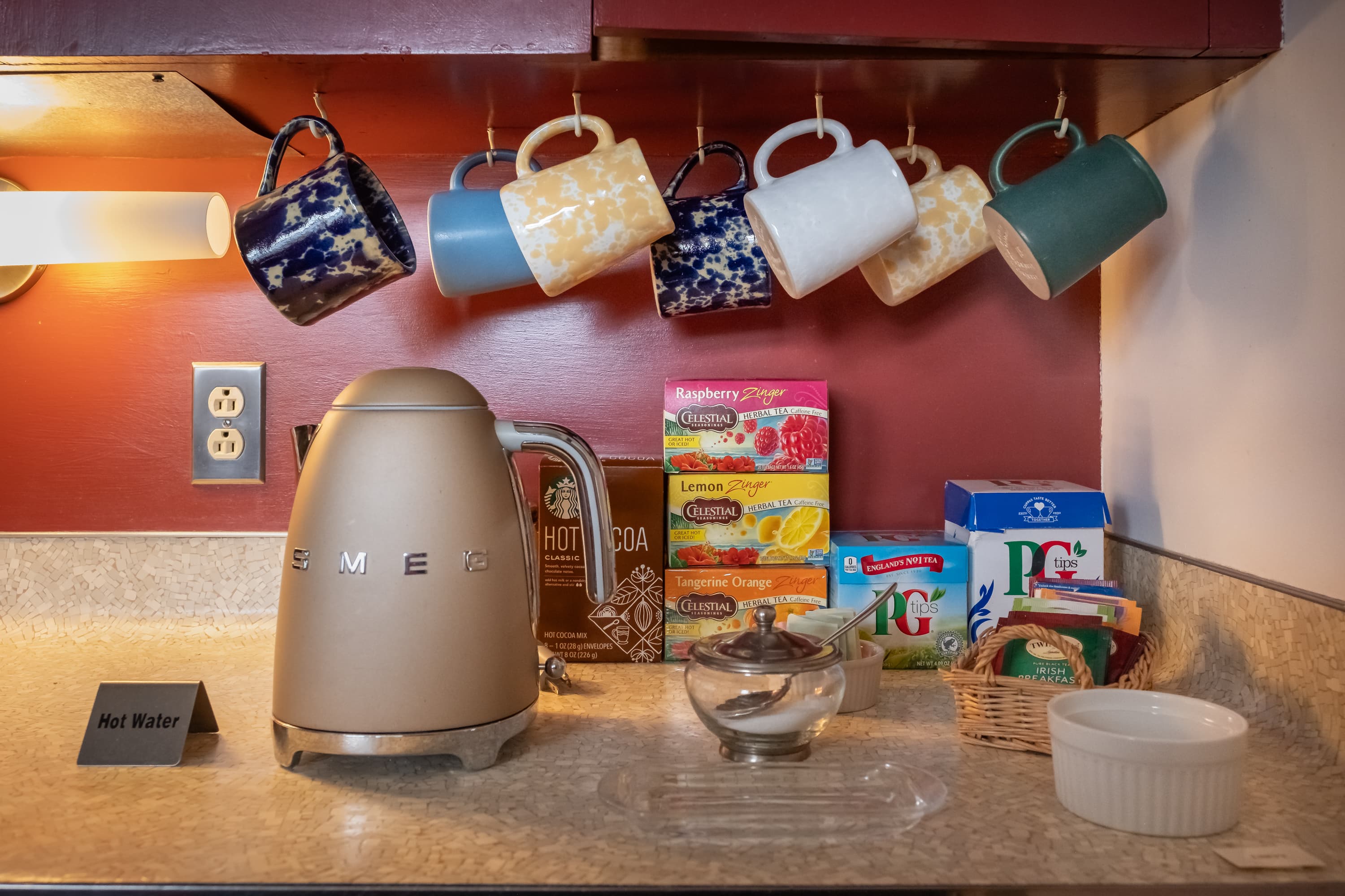 Tea and mugs in the pantry