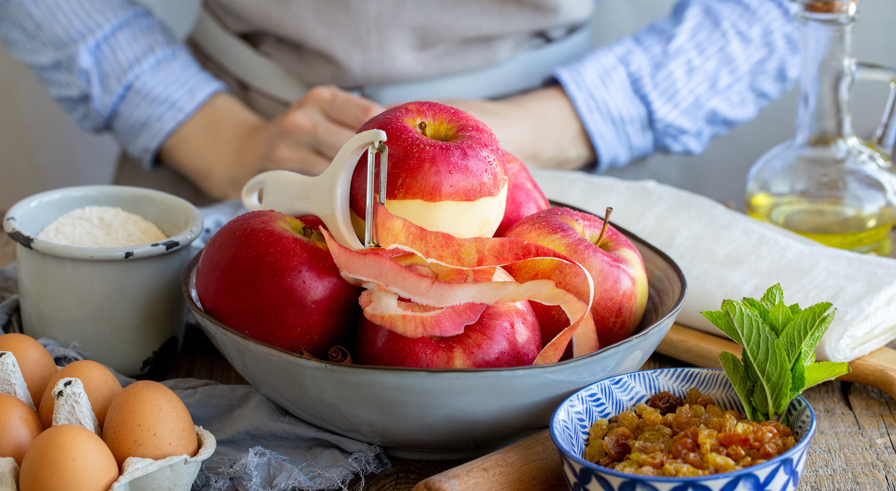 Ingredients to bake fall cake