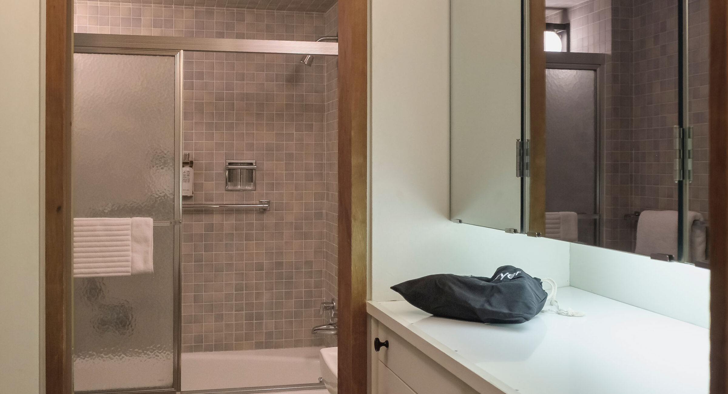 The Folly bathroom 2